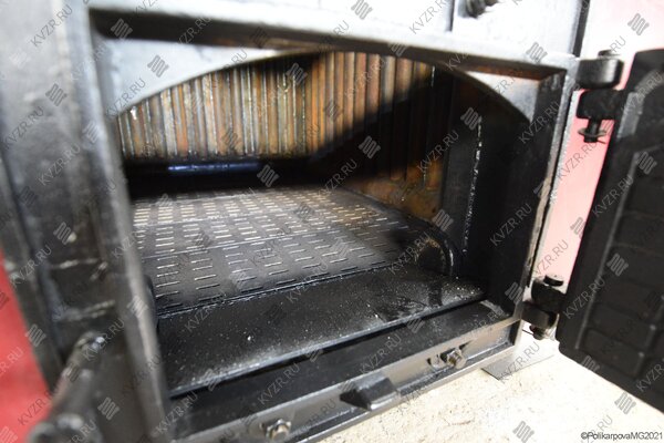 Колосниковая топка котла КВД-0.93 МВт на дровах